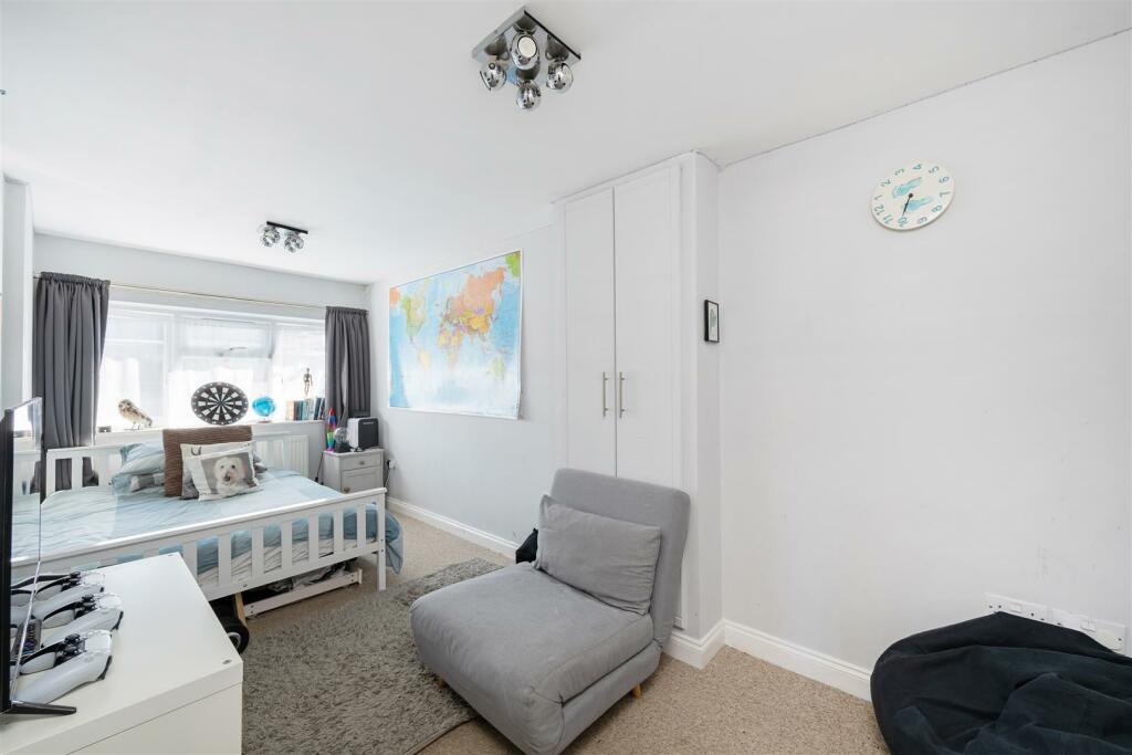 15 Sweetwater Close Hi-21.jpg