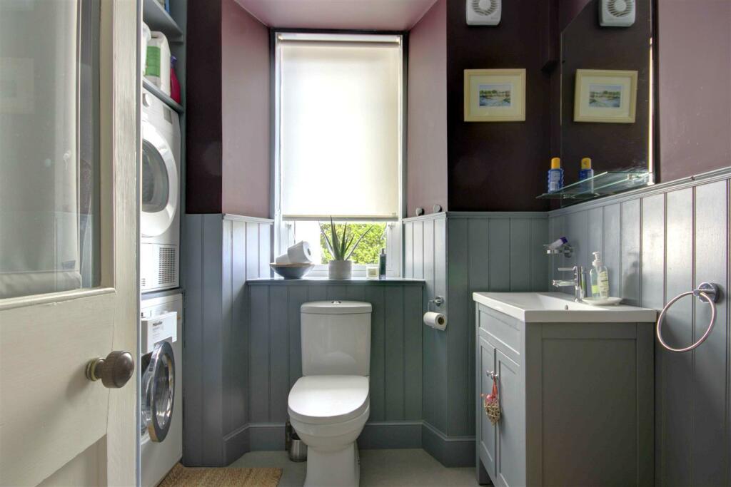 UTILITY/SHOWER ROOM
