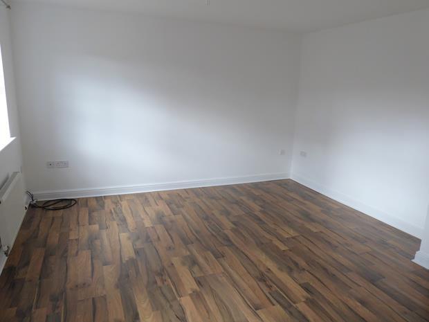 39 Roman Way Living Room