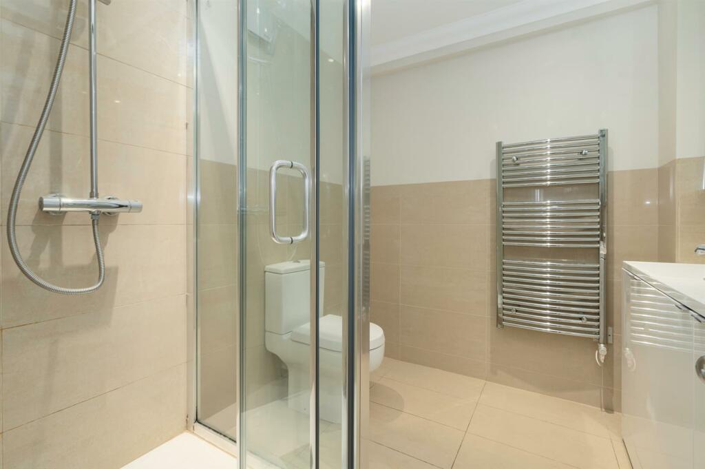 Bathroom Photo 1.jpg