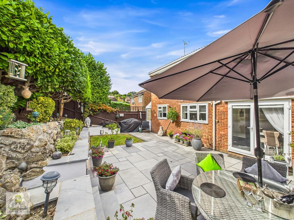 CAM02308G0-PR0189-STILL019-2