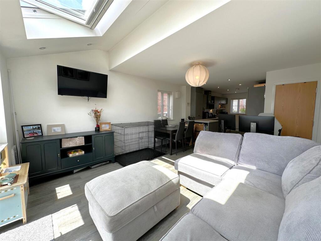 Living Area 184