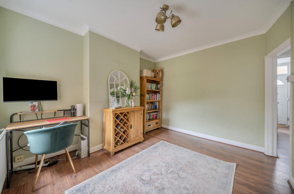 1369537-3-68ef7e8...