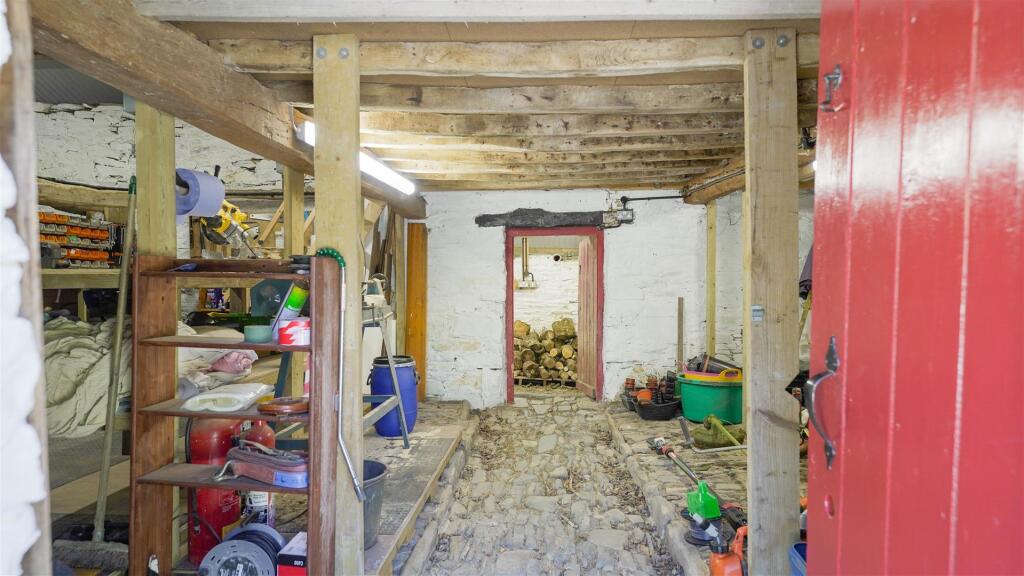 Barn.jpg