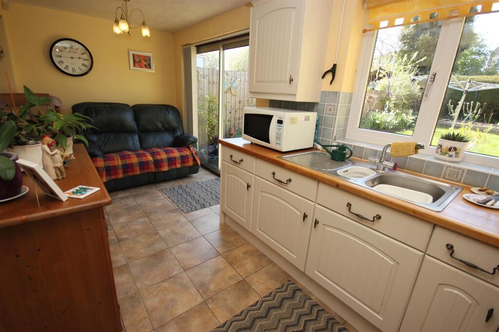 kitchen 3.JPG