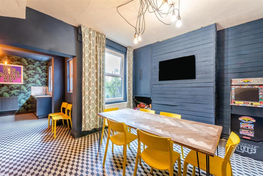 8652399-interior05.jpg