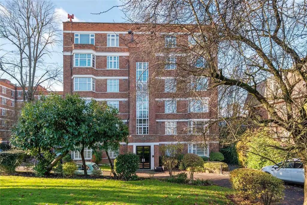 Colney Hatch Lane, Muswell Hill, London, N10