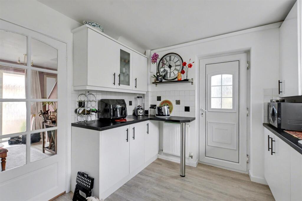 Kitchen_3.jpeg