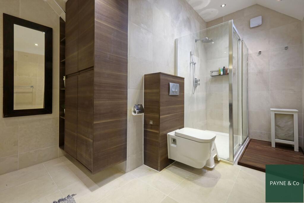 First Floor Shower/WC
