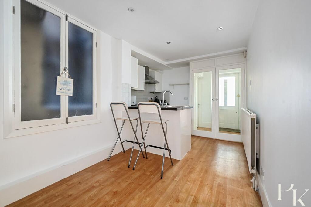 22a Montpelier Cresent, BN1 (6).jpg