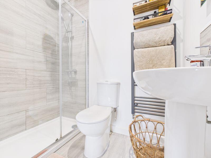 en-suite shower room