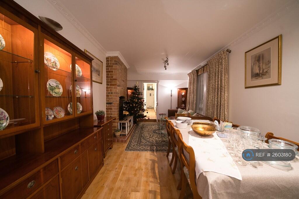 Living/ Dining Room 