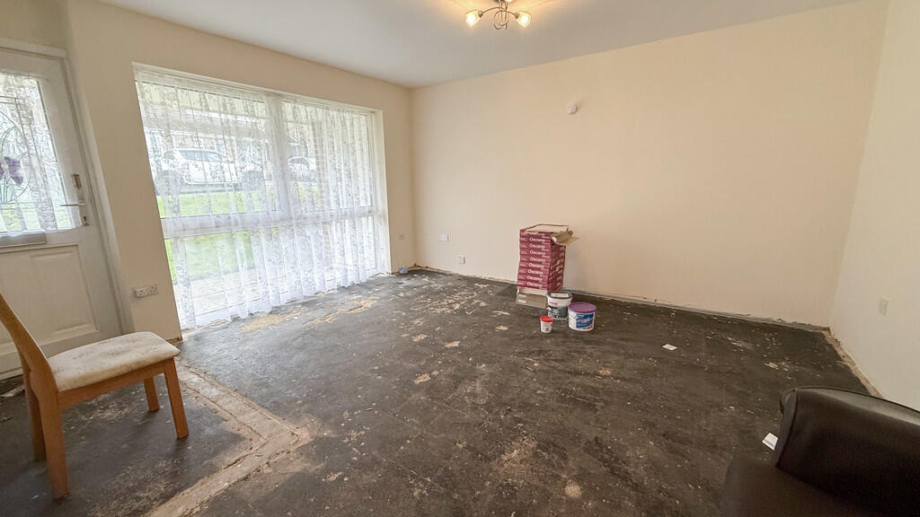 Lounge/dining roo...