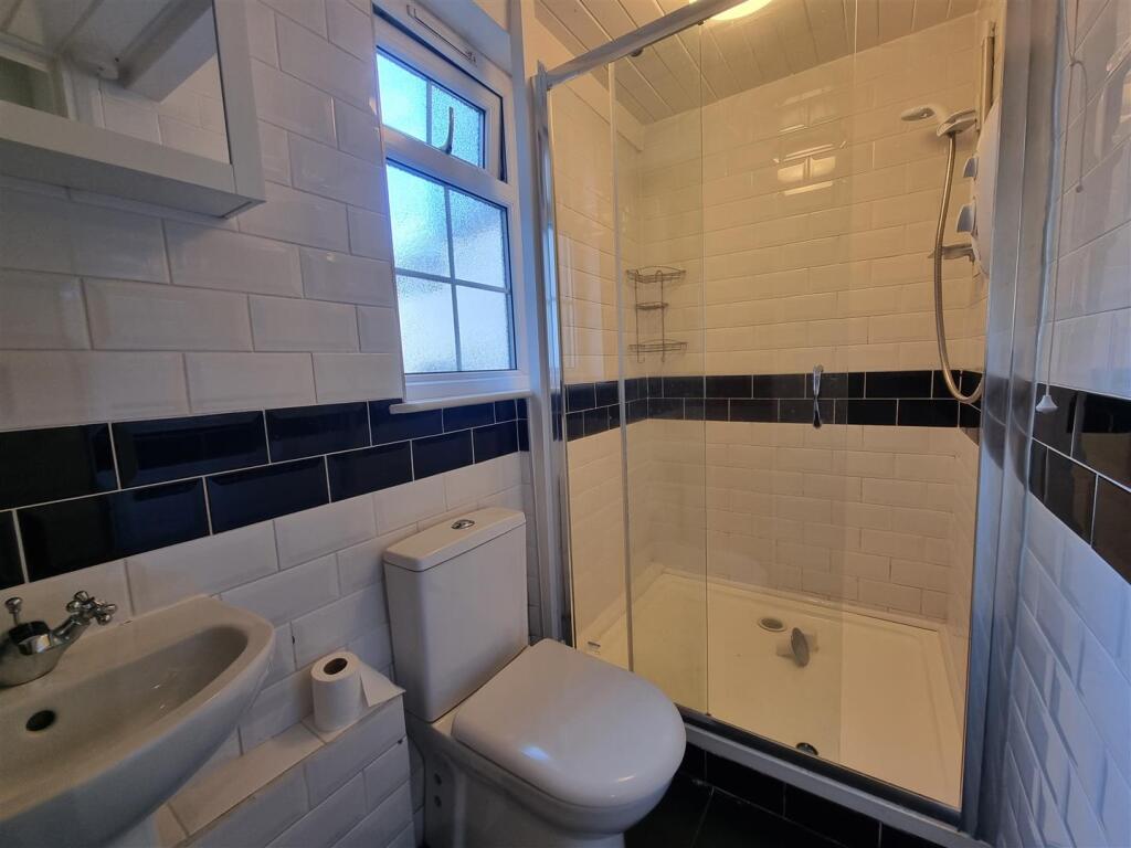 Shower Room 10 Trefusis.jpg