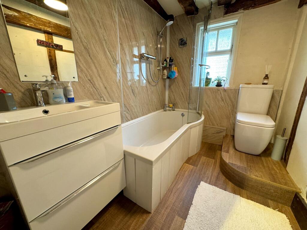 Bathroom - Apartment