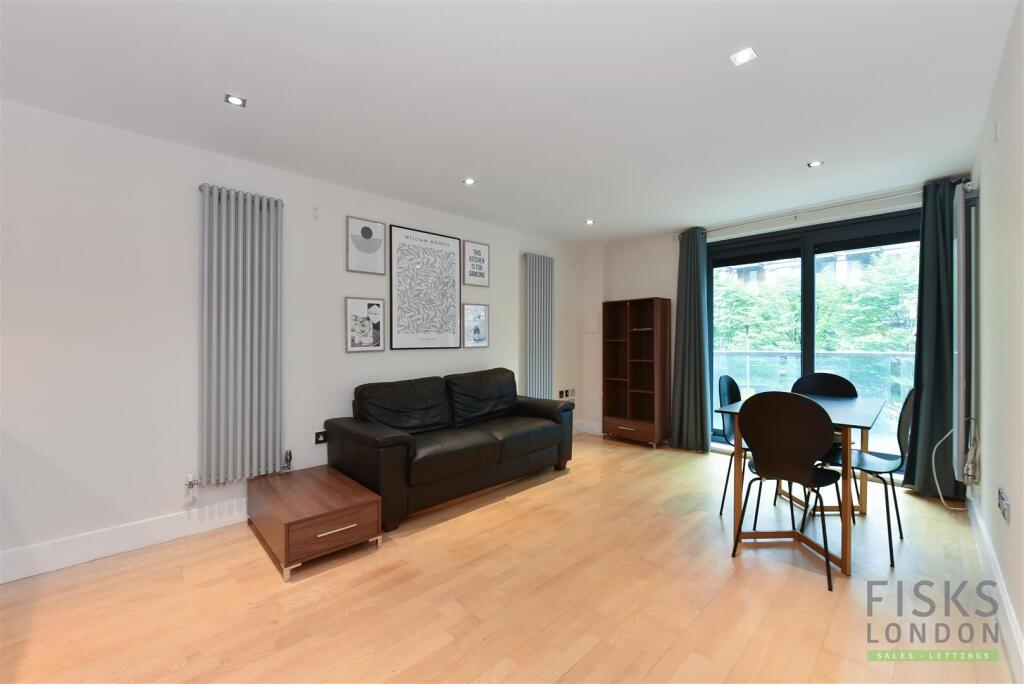Flat 5 Millharbour (8).JPG
