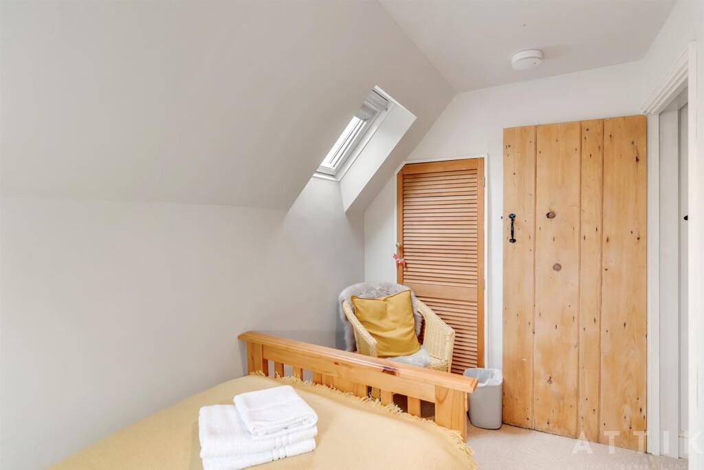 Attik 25 High Street Wangford NR34 8RL (22).jpg