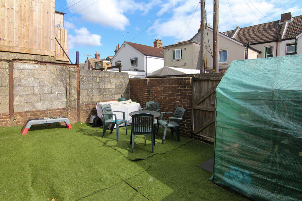 Flat 3 - Outside Space