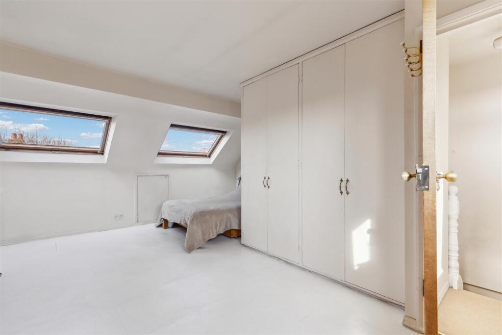 St Albans Avenue, W4 - FOR SALE