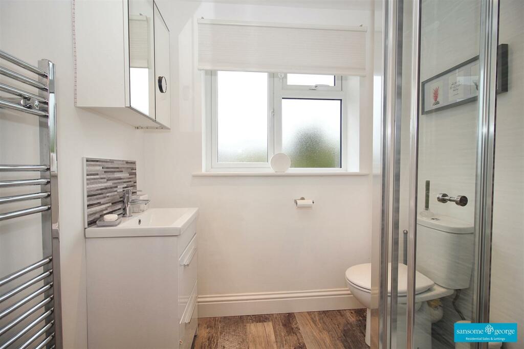 En-suite to Bedroom 2