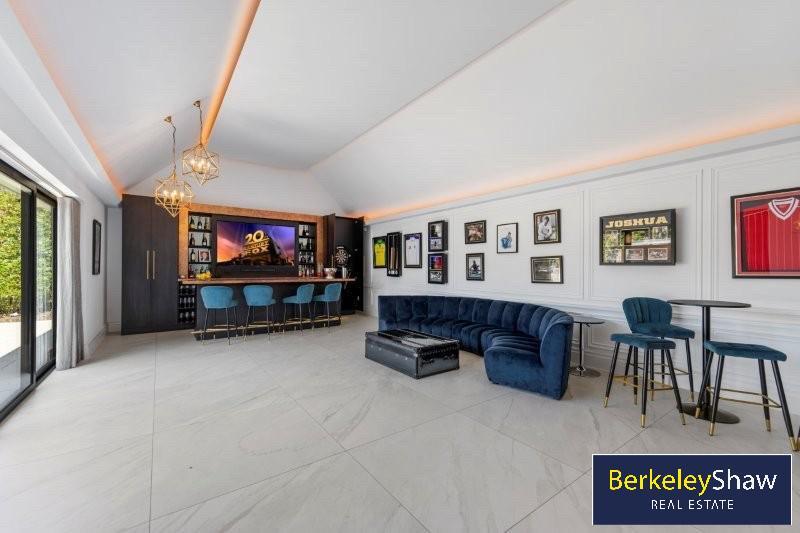 532ed4fe--4CC1-B7A4-2A508EA9879E-41112-000005DB1E8