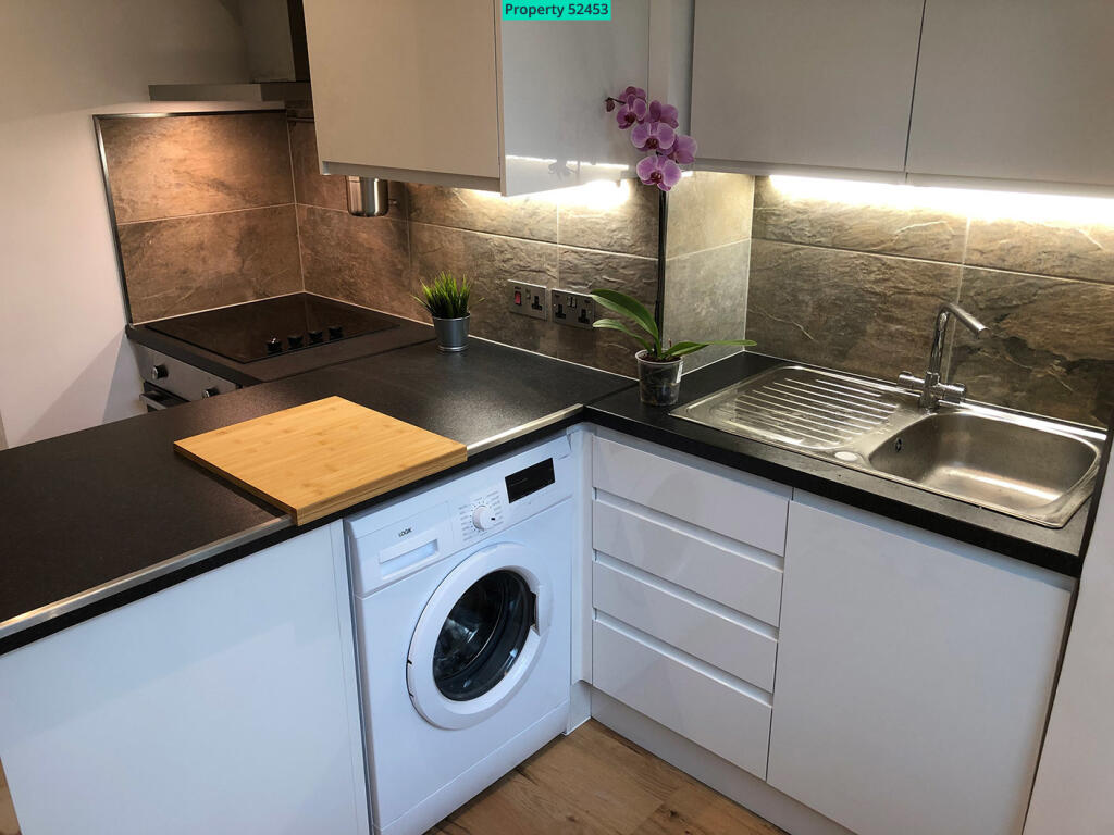 Kitchen - washing machine