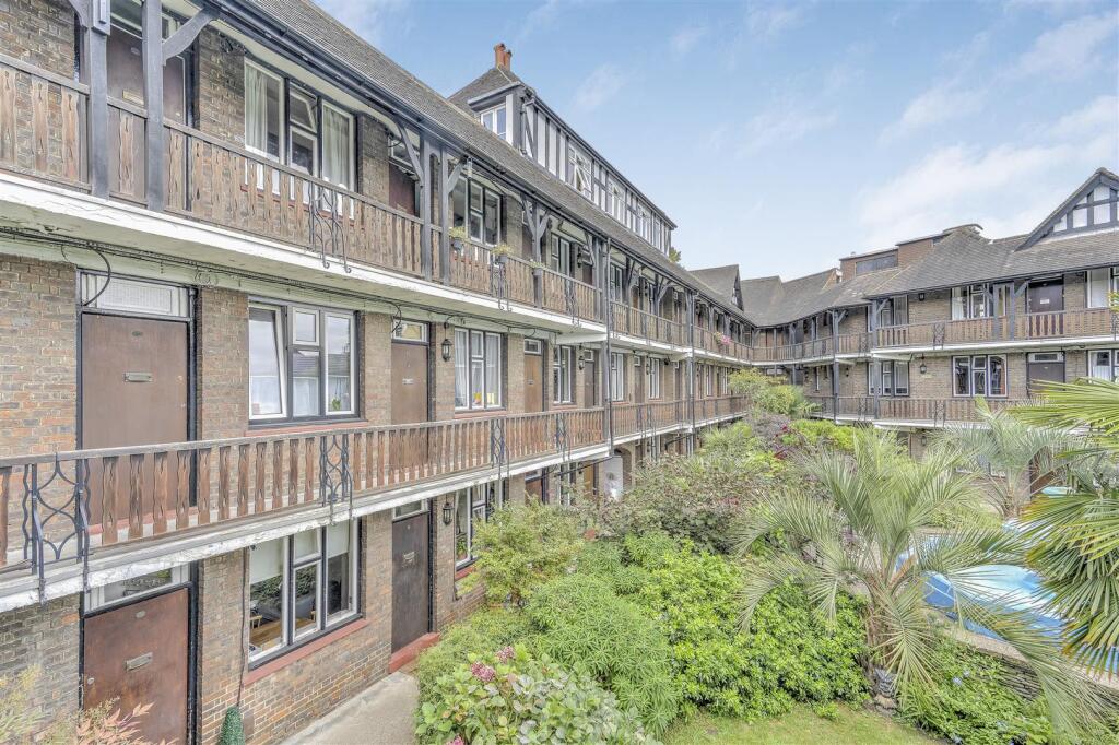 44_Tudor_Close_8.jpg