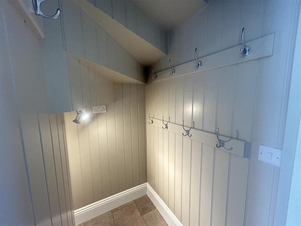 IMG_2589 cloak area.jpg