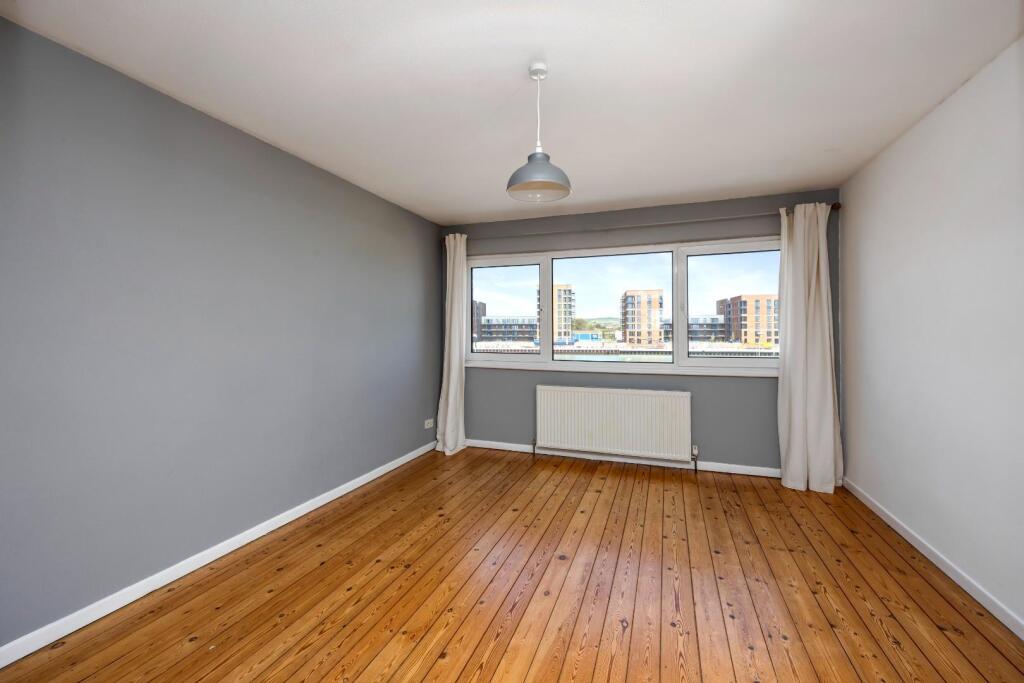 Harbour Way, 200-001.JPG