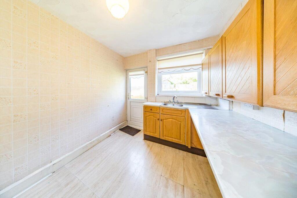 253 Liverpool Road kitchen 2.jpg