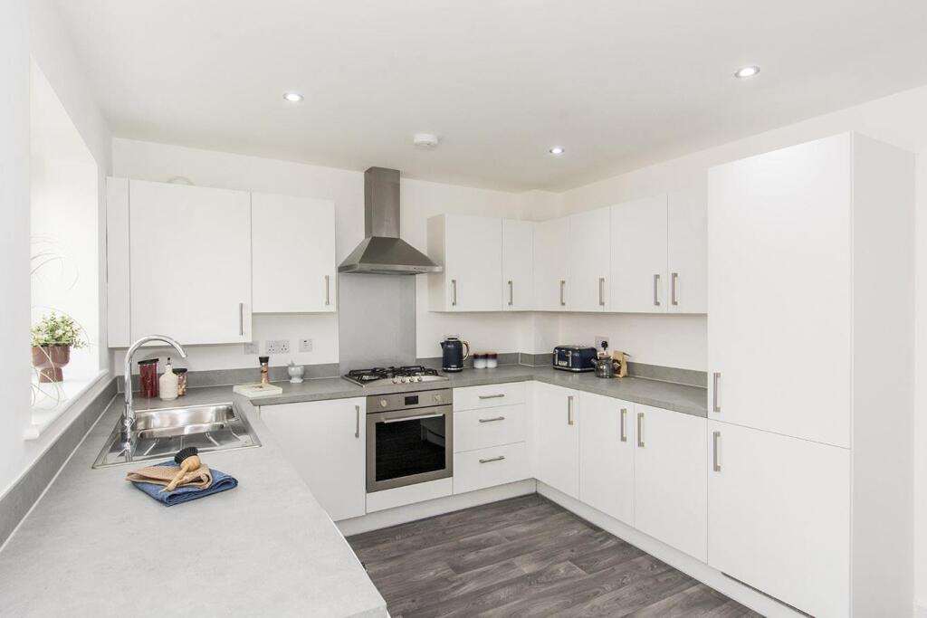 (Kitchen Area Photo)