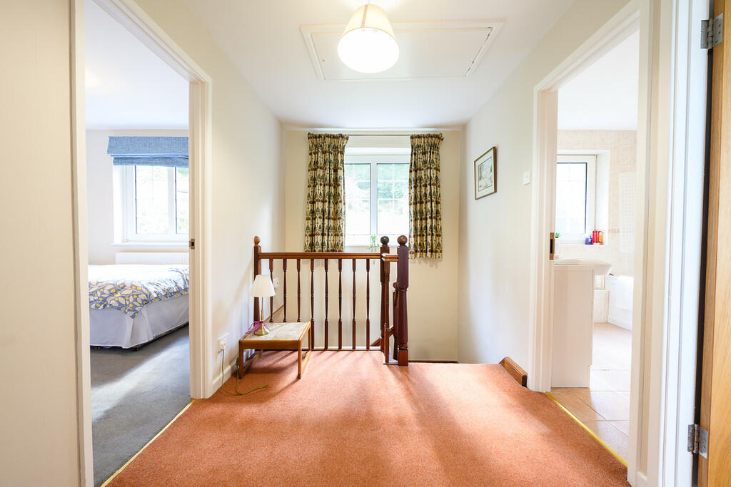 Plumtree Cottage-...