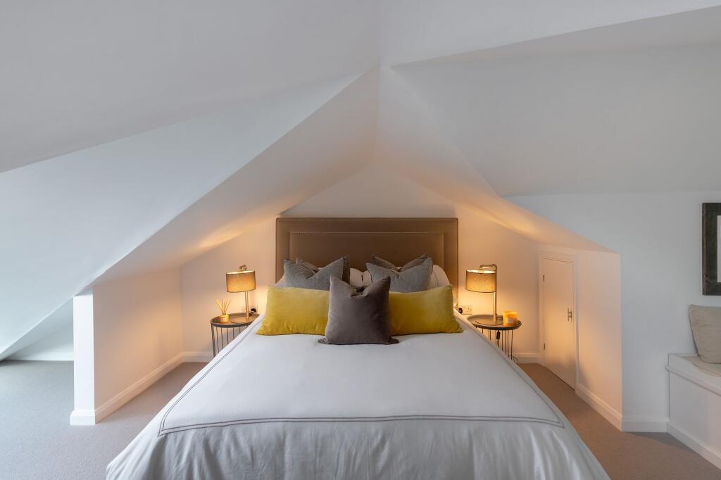 Jonswood_Loft Bedroom