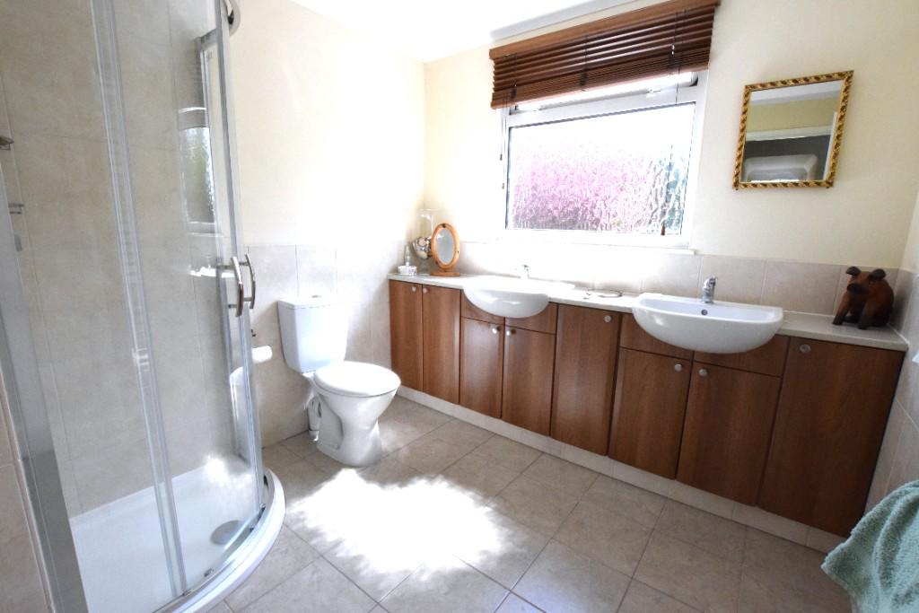 F/F Shower Room