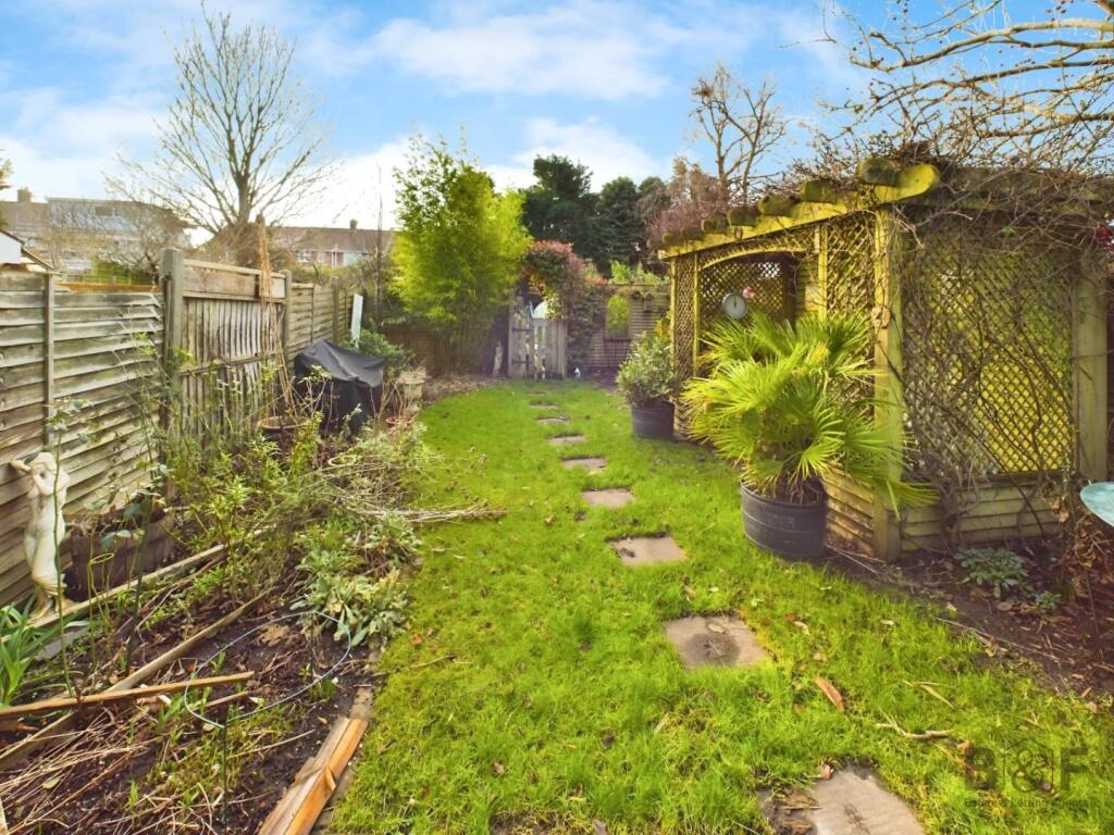 f4734bf0-CAM01872G0-PR0268-STILL033 20 281 29.jpg