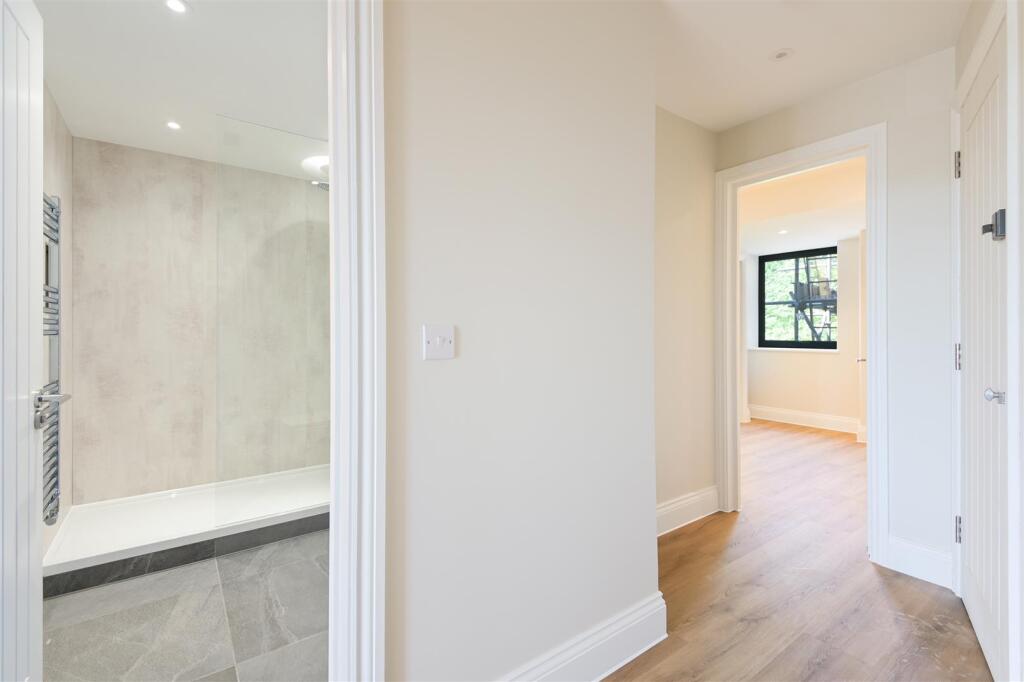 HIGH STREET,12A, FLAT 3 -  (8).jpg