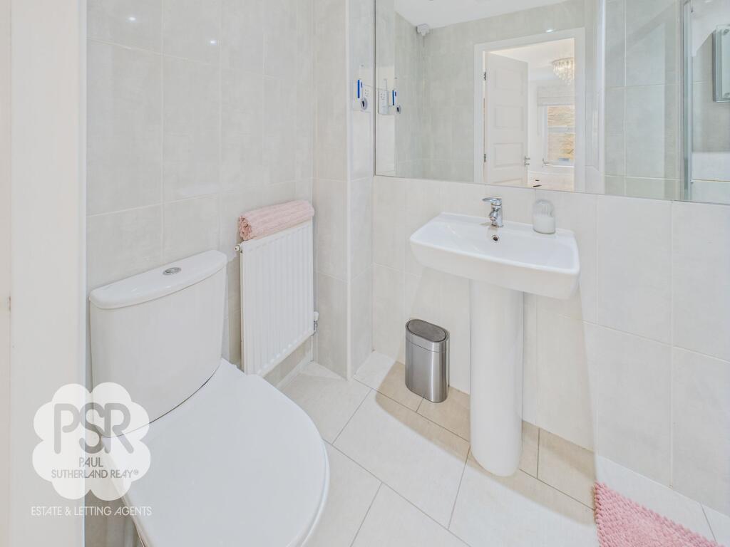 Main Bedroom En-Suite