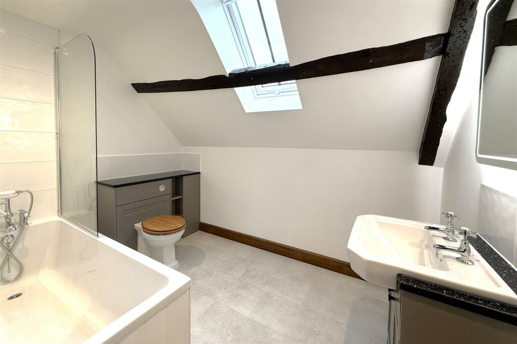 Bathroom.JPG
