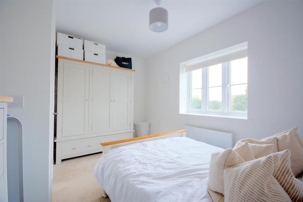 112 Church Street - Bed2.jpeg