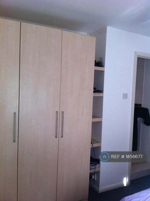 Bedroom1 +3wardrobe