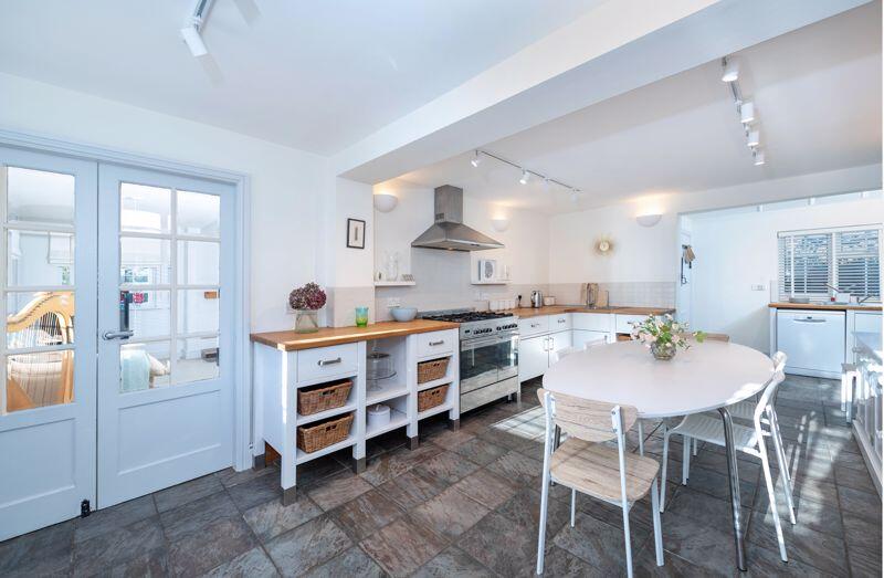 Dining kitchen