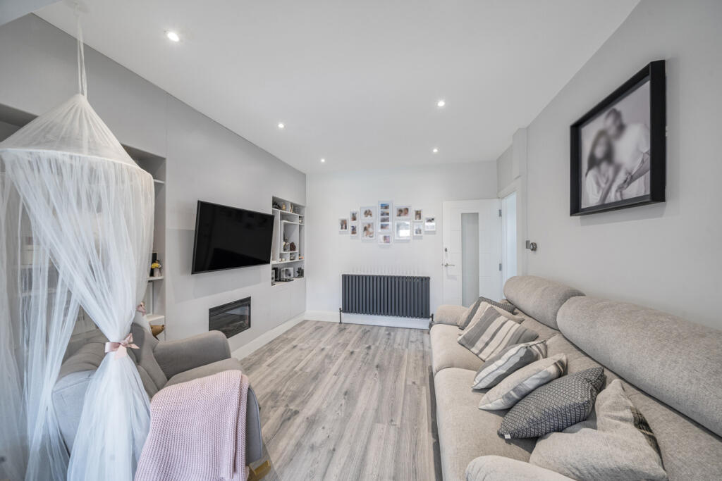 1306272-5-6852c62...