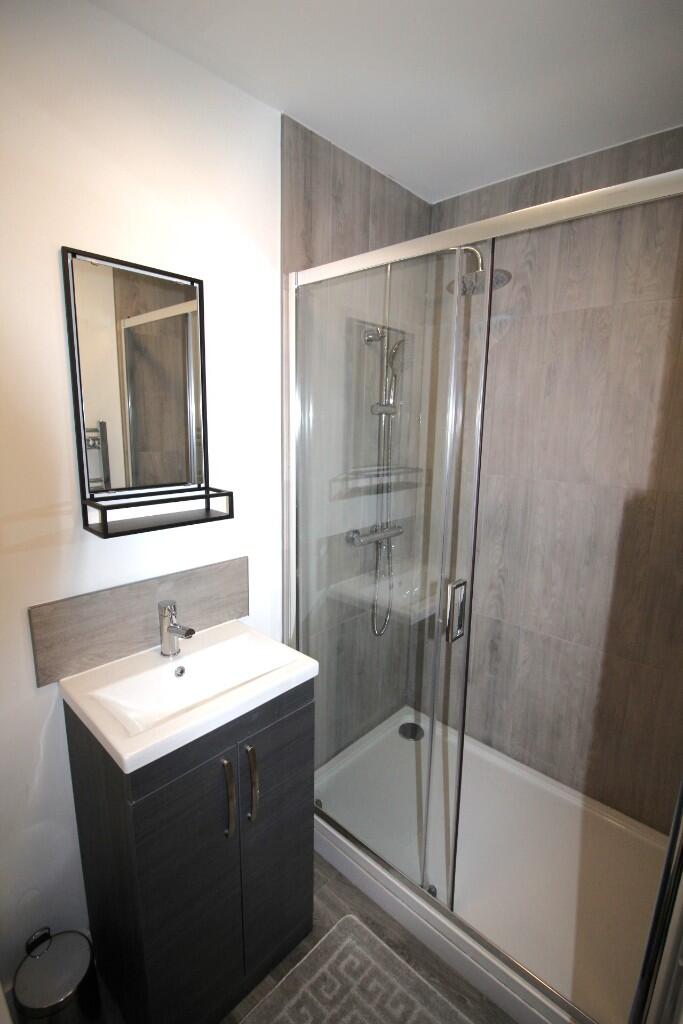 En-suite (h)