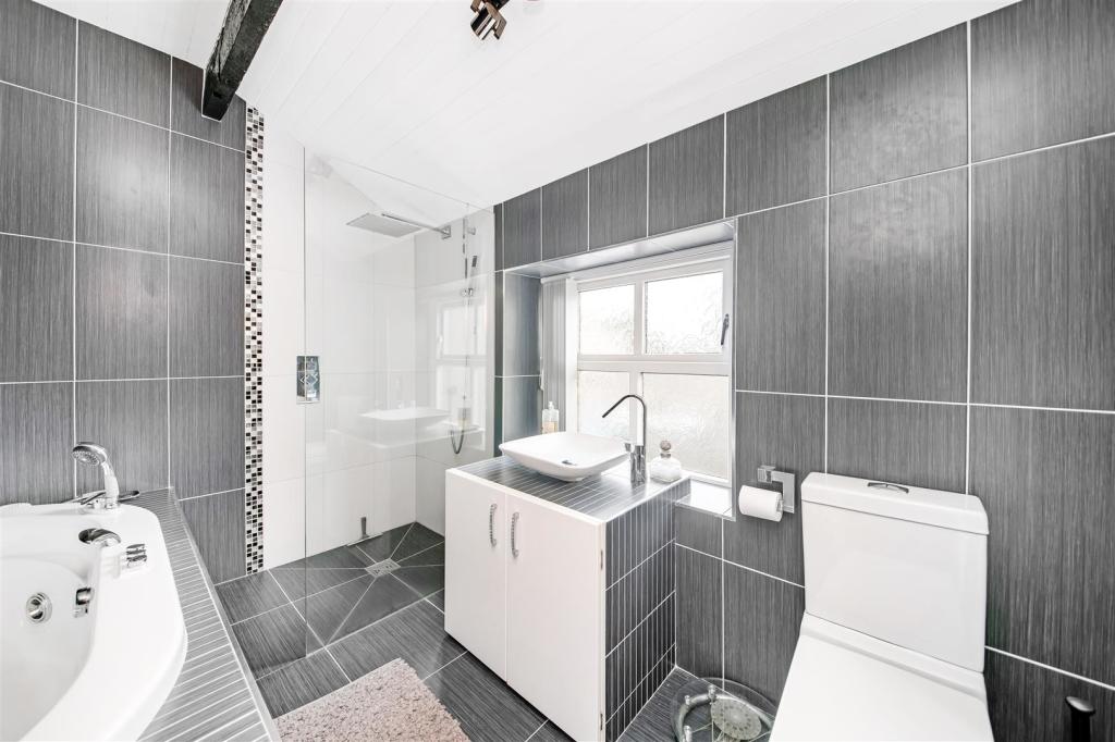 HOUSE BATHROOM