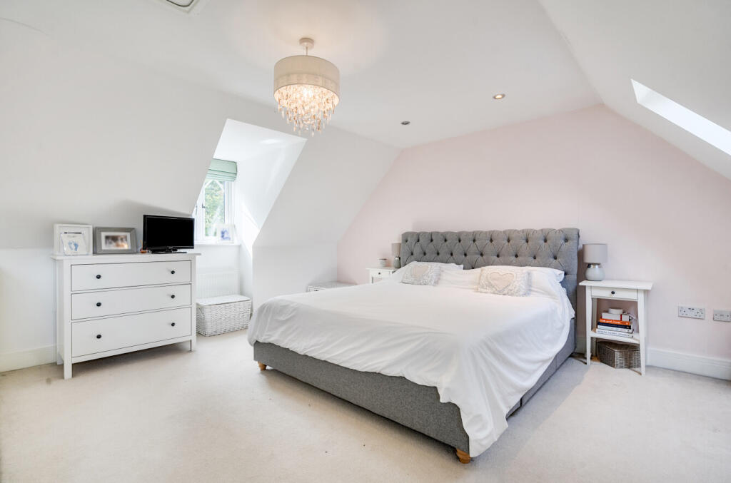 1354096-9-68c9659...