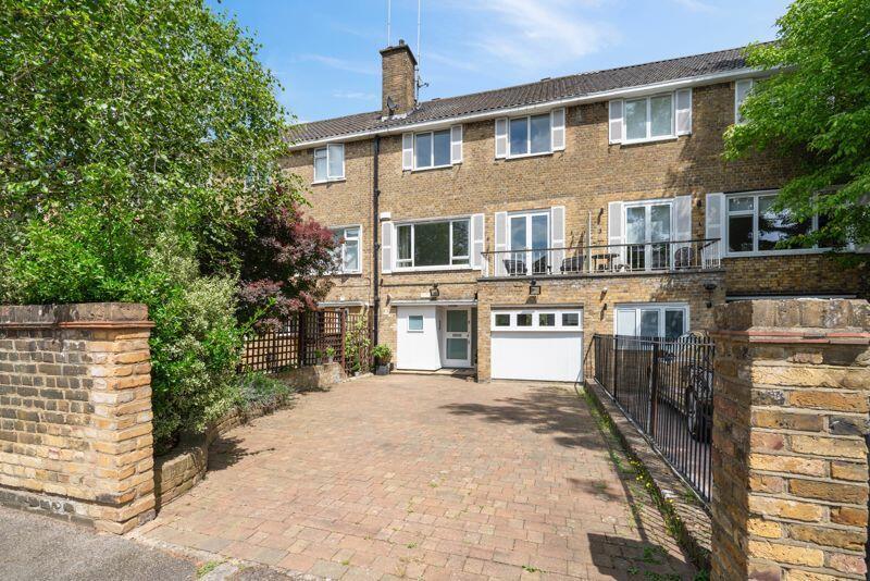 Woronzow Rd (17).jpg