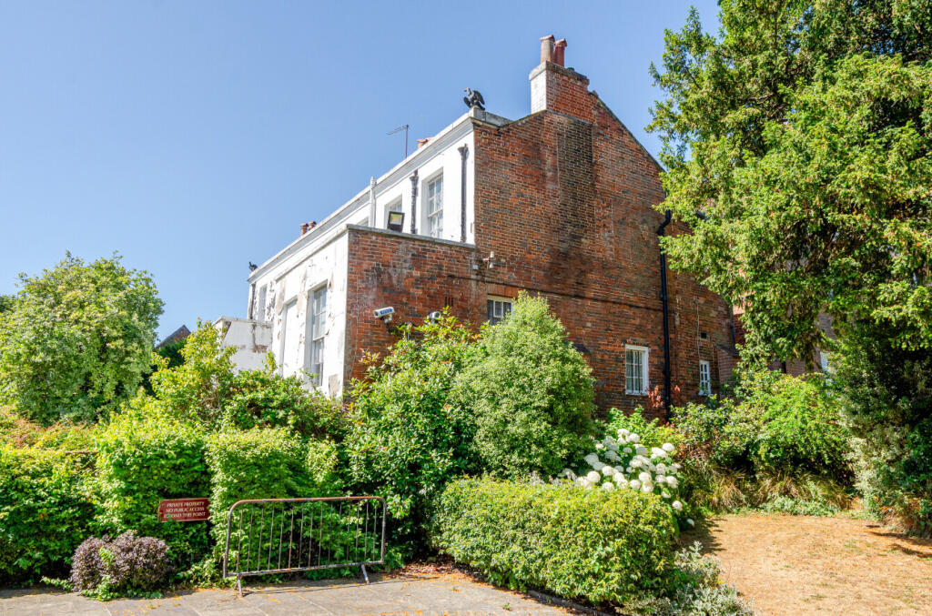 1318837-2-686e4d1...