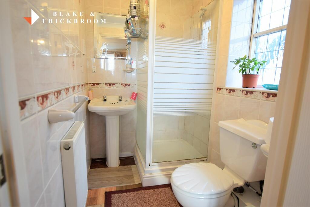 EN SUITE SHOWER ROOM