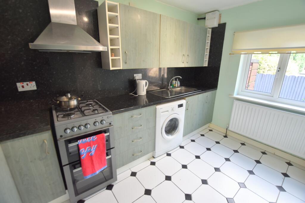 15 Buckingham Gate kitchen 2