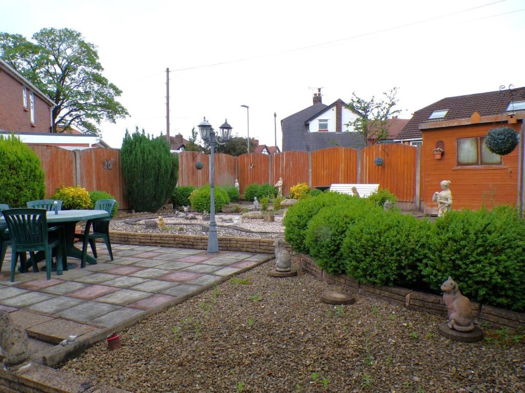 GreenLane109gdn5.JPG